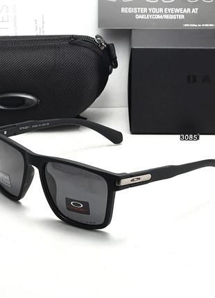 Очки солнцезащитные oakley