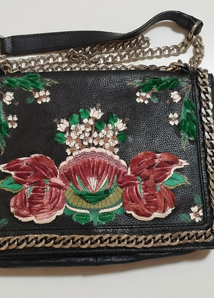Сумка черная от бренда zara кожа
