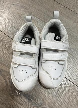 Дитячі кросівки nike білі розмір 26 оригінал