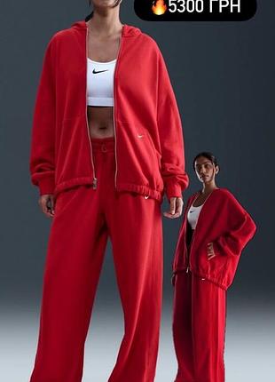 Дуже крутий костюм xs/s оверсайз nike