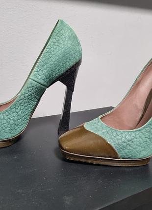 Missoni роскошные туфли натуральная кожа.

разбрасываю свой гардероб