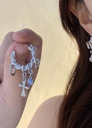 Ефектні сережки з хрестиками та блакитними каменями у готичному / гранж стилі