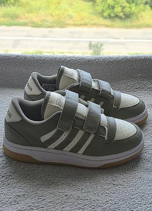 Кроссовки 32р. adidas