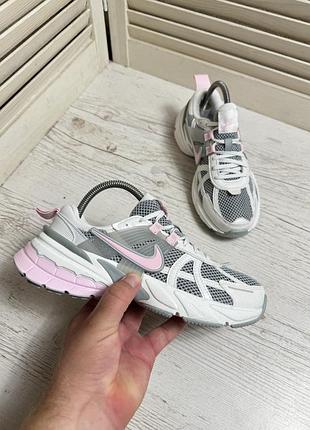 Кросівки nike v2k run