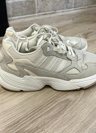 Кросівки жіночі adidas