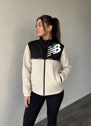 Куртка new balance у дуже гарному стані 🤍🖤