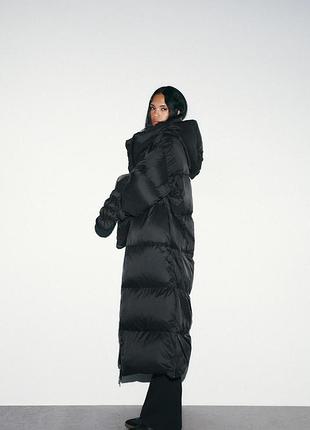 Длинный водоотталкивающий пуховик с перчатками от zara (70% пух/30% перо)