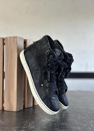 Кросівки ugg