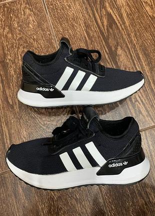 Кросівки adidas р-36