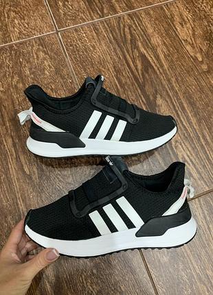 Кросівки adidas р-36