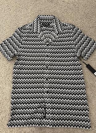 Нова чоловіча сорочка з коротким рукавом karl lagerfeld paris men's zig-zag shirt xs 34-36 франція 🇫🇷