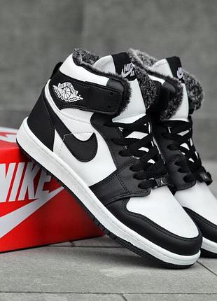 Чоловічі кросівки jordan 1 чорно-білі якісні черевики з натуральної шкіри з хутром на зиму джордан
