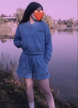 Костюм ( зипка  + шорты)