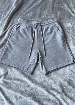 Серые трикотажные шорты pull&bear stwd джоггеры в идеале (размер s)