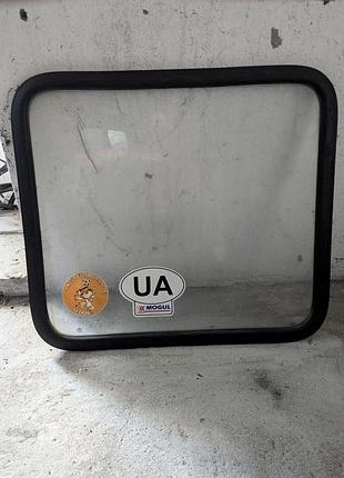 Стекло двери багажника mb 100 (распашных)