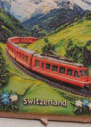 Магнит на холодильник сувенир швейцария switzerland красный поезд