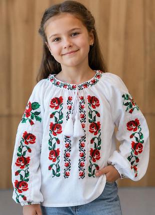 Вышиванка для девочки льняная с троянами 128