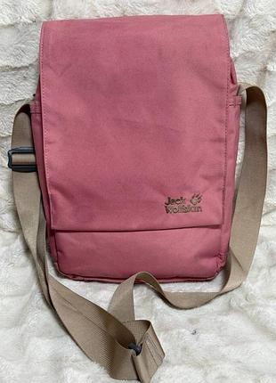 🌸 спортивна міська сумка-месенджер jack wolfskin у ніжно-рожевому кольорі