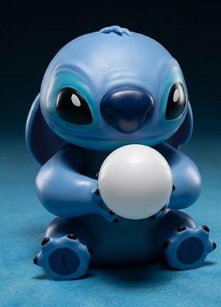 Настольный светильник-ночник disney stitch с светящимся шаром.