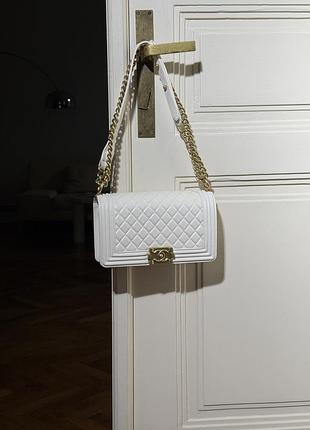 Chanel medium boy white/gold caviar rhw 24.5 х 14.5 х 8 см