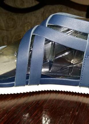 Новые кожаные женские босоножки 37р-р