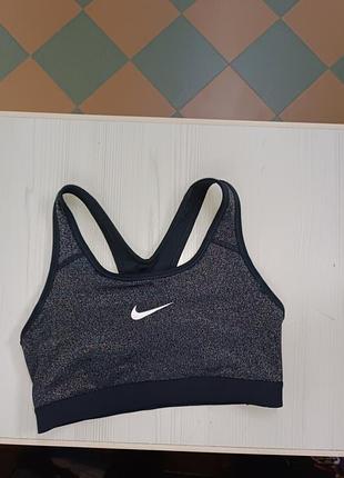 Спортивный топ nike