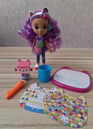 Кукла с аксессуарами spin master gabby's dollhouse craft-a-riffic gabby girl exclusive 20.3 см