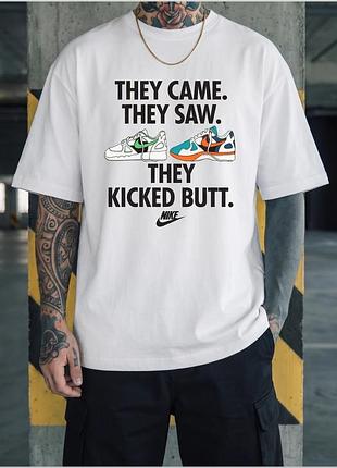 Nike футболка kicked butt біла