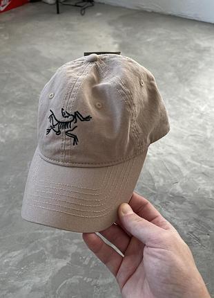 Arc'teryx кепка beige