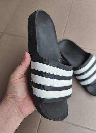Оригінальні шльопанці adidas