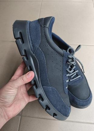 Кожаные кроссовки clarks
