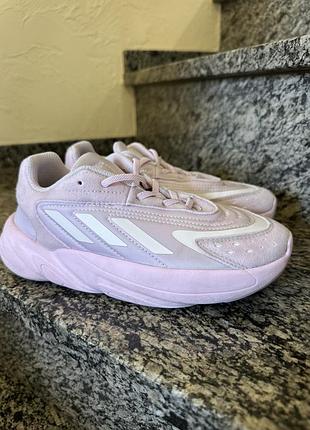 Adidas кросівки
