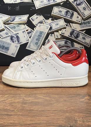 Кросівки, adidas stan smith, жіночі, мають біло красний колір, розмір 36 , розмір устілки 23 сантиметрів.