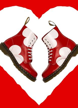Dr. martens 
др. мартенс 1460 delaney heart