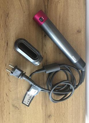 Dyson hs01