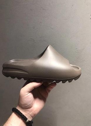 Adidas yeezy slide sloot
