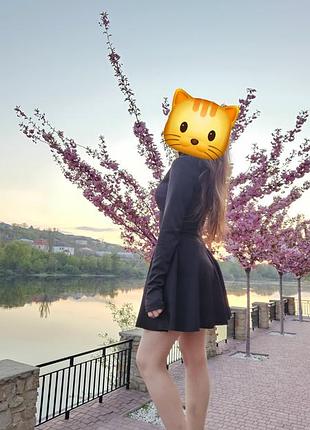 Чорна сукня