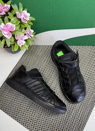 Оригинальные кроссовки adidas