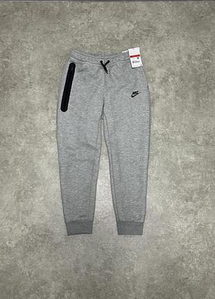 Оригінальні спортивні штани nike tech fleece kids розмір l ( на зріст 147-158 см )
