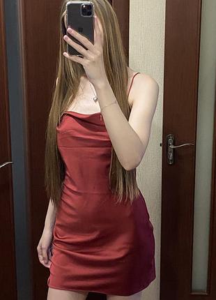 Сукня атласна