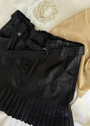 Zara жіноча шкіряна спідниця