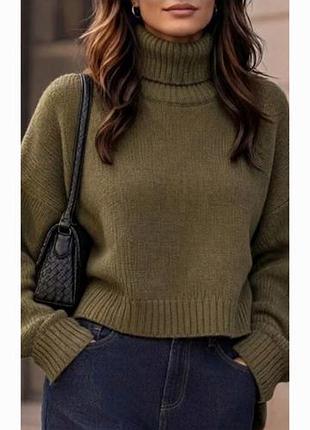 Теплый свитерик под шею оливковый укороченный с шерстью,высокая шея primark xs,s