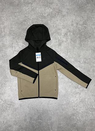 Оригінальне зіп-худі nike tech fleece kids розміру м ( на зріст 137-147 см )