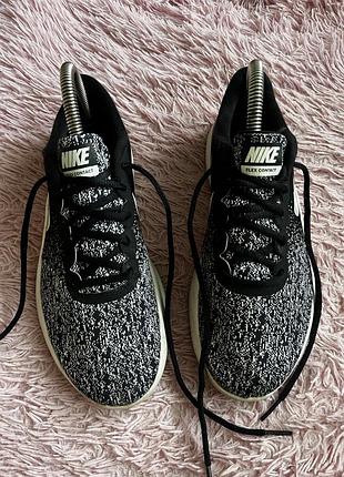 Кросівки nike