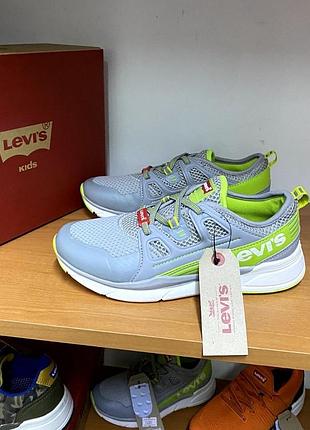 Легкі кросівки levi’s