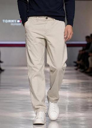 Мужские брюки чинос tommy hilfiger бежевые размер l хлопок