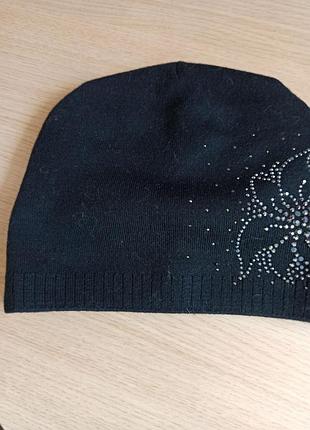 Шапка жіноча