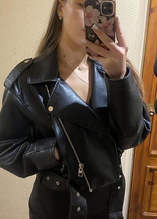 Кожанка чорна
