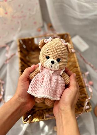 Вязаная игрушка мишка, девочка