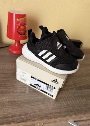 Дитячі кросівки adidas